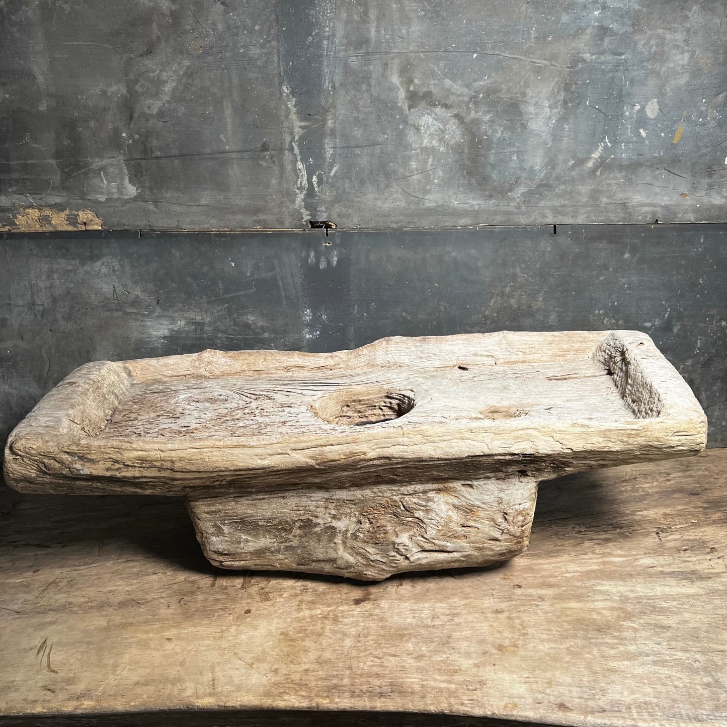 Primitively Formed Naga Grinding Table