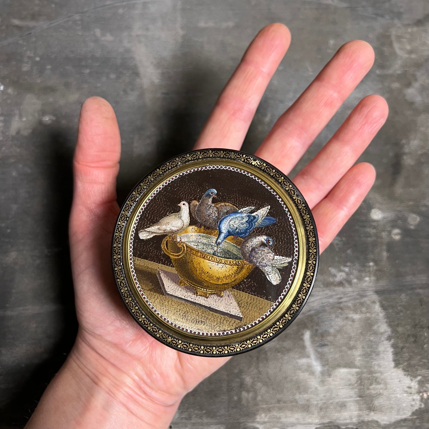 18th-Century Roman Micromosaic Snuff Box – Doves of Pliny, Attributed to Circle of Giacomo Raffaelli c.1780-1800