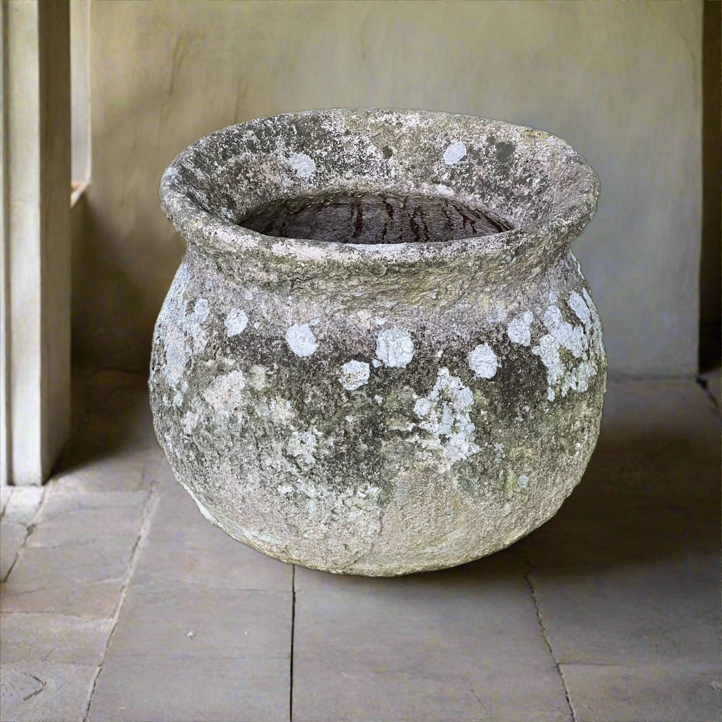Cauldron Shaped Composite Planter