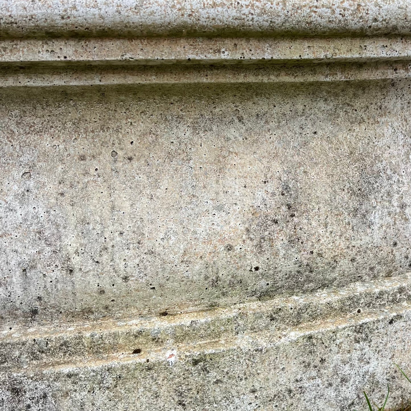 Large Scale Classical Formed Pool Surround
