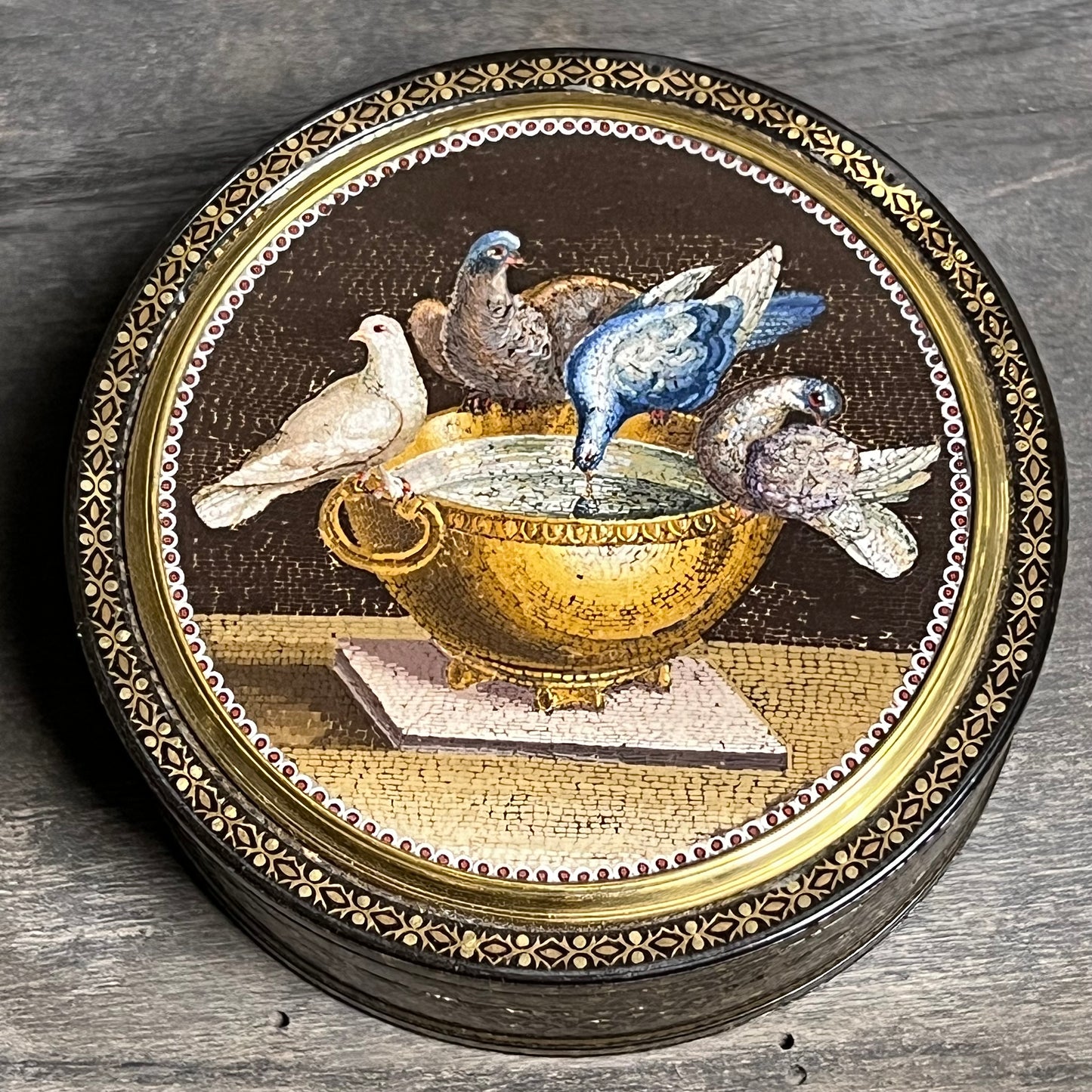 18th-Century Roman Micromosaic Snuff Box – Doves of Pliny, Attributed to Circle of Giacomo Raffaelli c.1780-1800