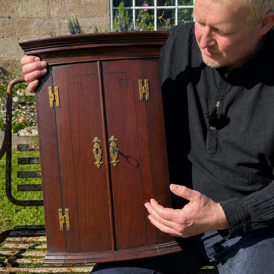 English George III Bow-Fronted Mahogany Corner Cupboard with Geometric Inlay, c.1770