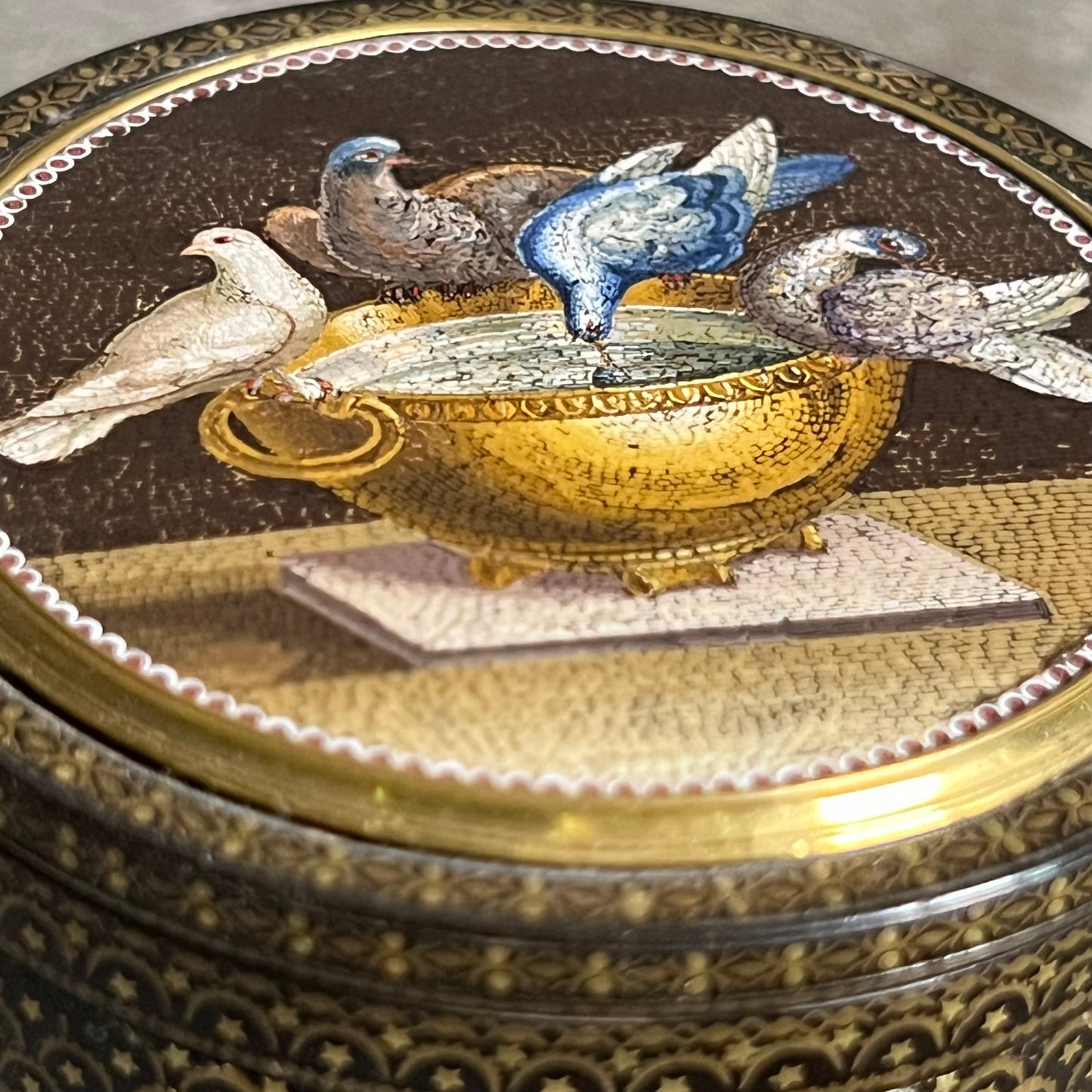 18th-Century Roman Micromosaic Snuff Box – Doves of Pliny, Attributed to Circle of Giacomo Raffaelli c.1780-1800