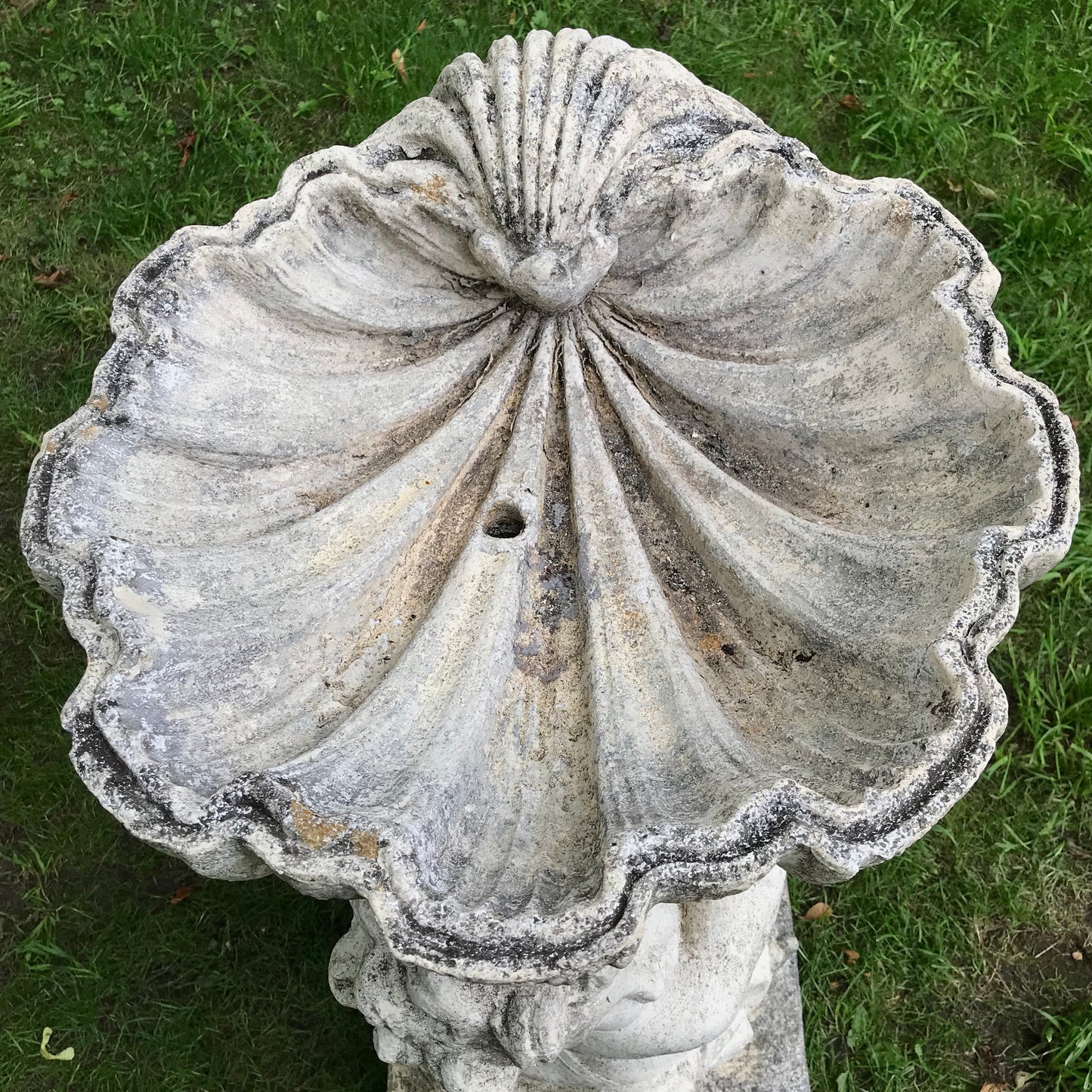 French Amorini With Shell Fountain