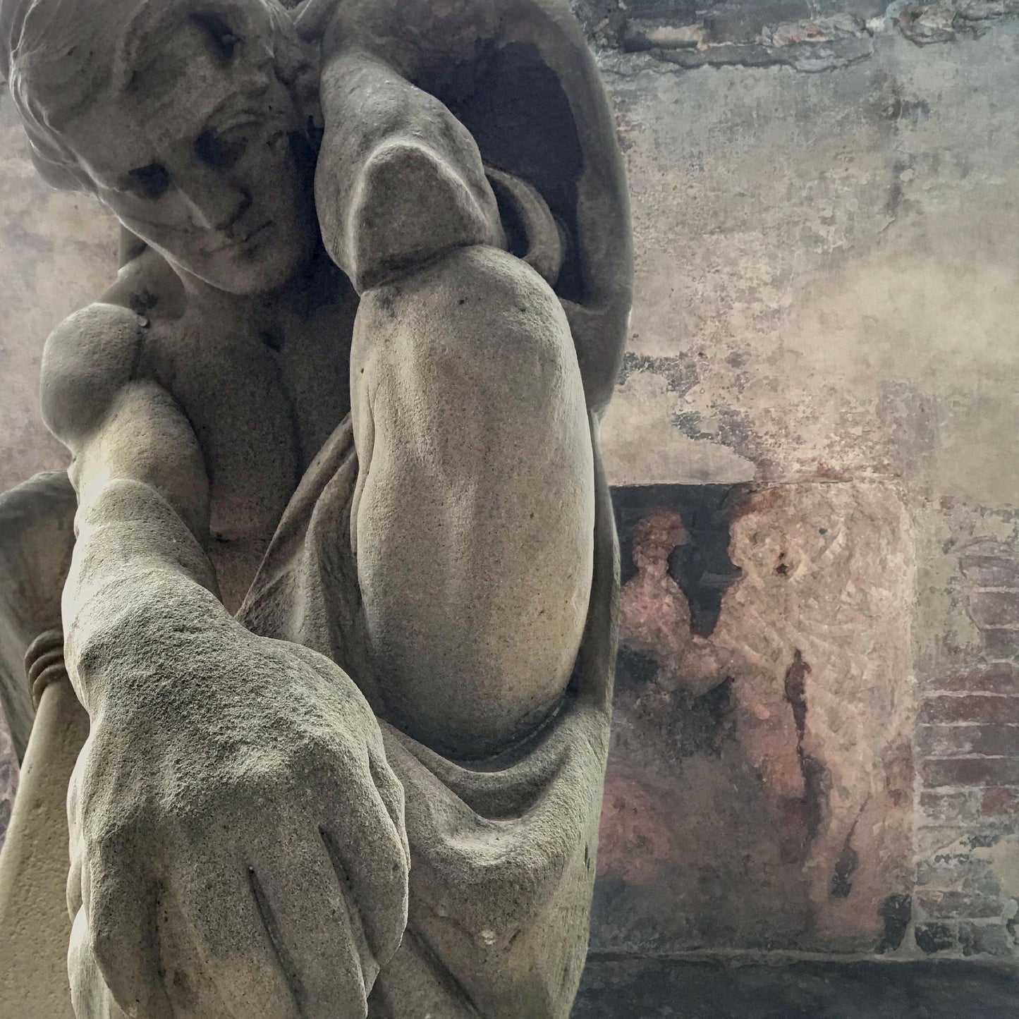 Colossal Sandstone Athletes