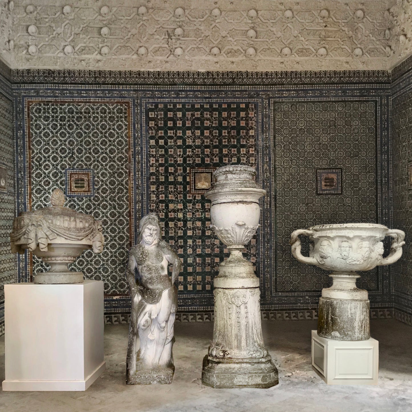 ‘Warwick’ Vase and Plinth