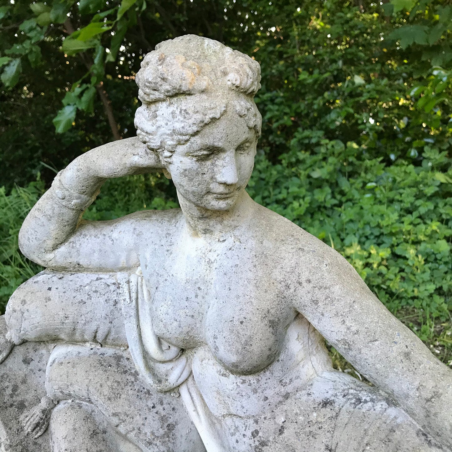 Venus Victrix (Venus Victorious) - Reclining Lady