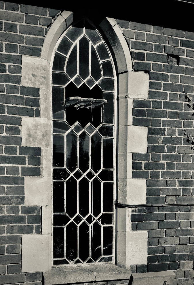 Set of 5 Cast Iron Gothic Arched Coalbrookdale Windows c.1860