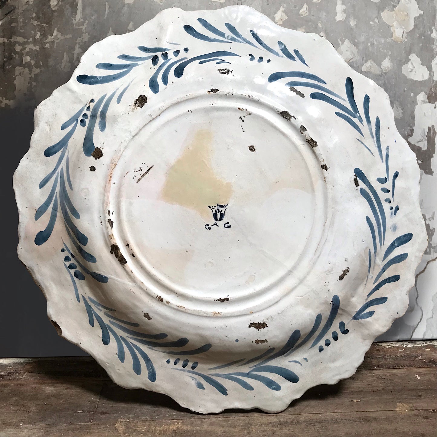 Rare Huge Savona Liguria Maiolica Charger attributed to Giovanni Antonio Guidobono c.1660-1680.