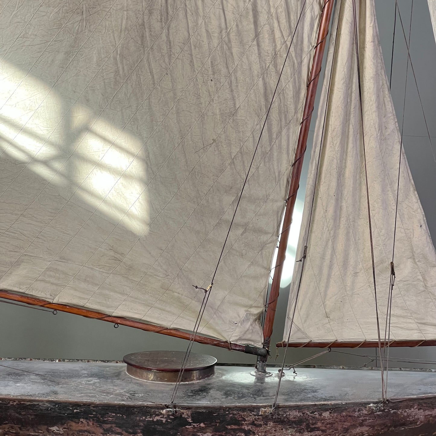 Exceptional Scale “Golden Jubilee 1887” Racing Pond Yacht, formerly property of Queen Victoria