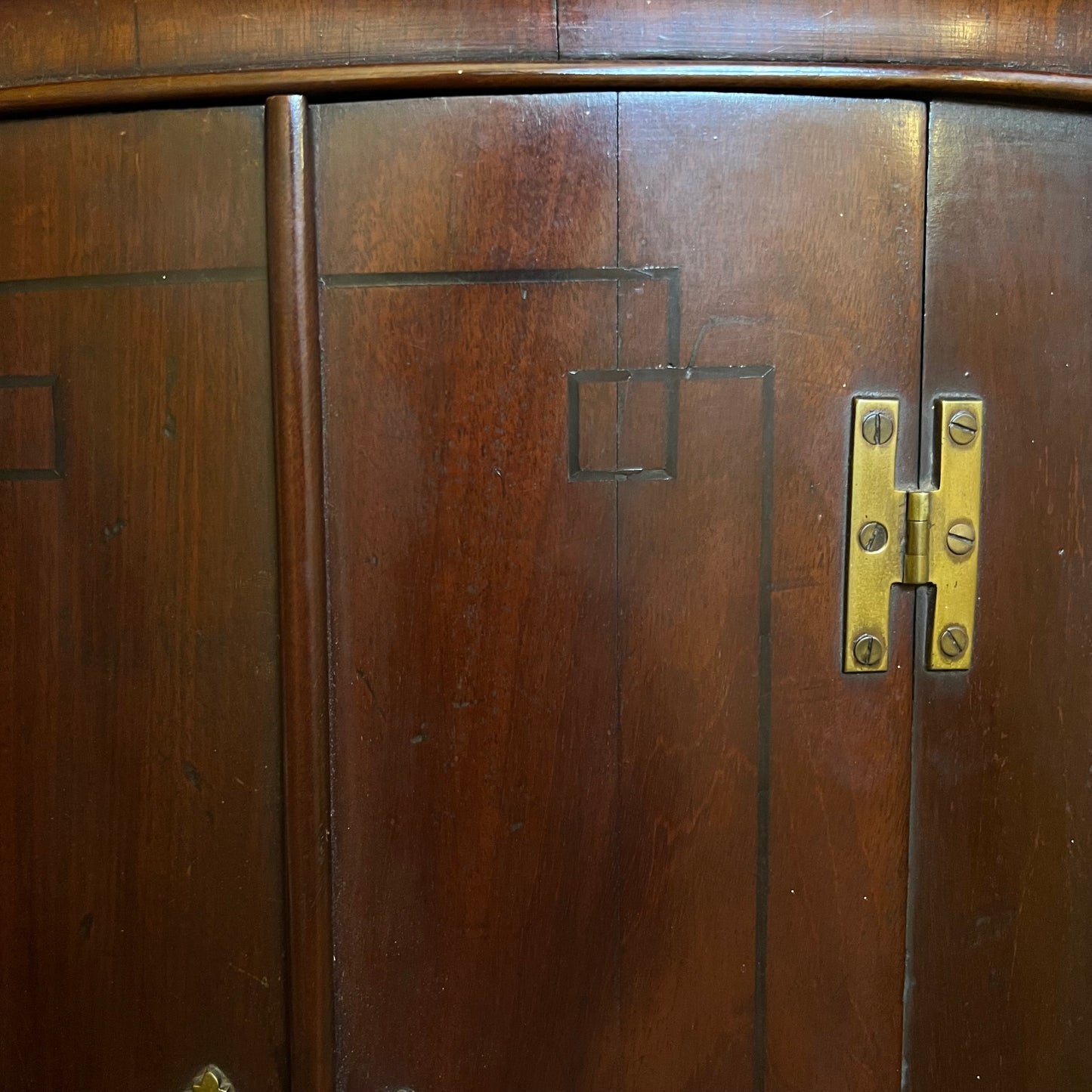 English George III Bow-Fronted Mahogany Corner Cupboard with Geometric Inlay, c.1770