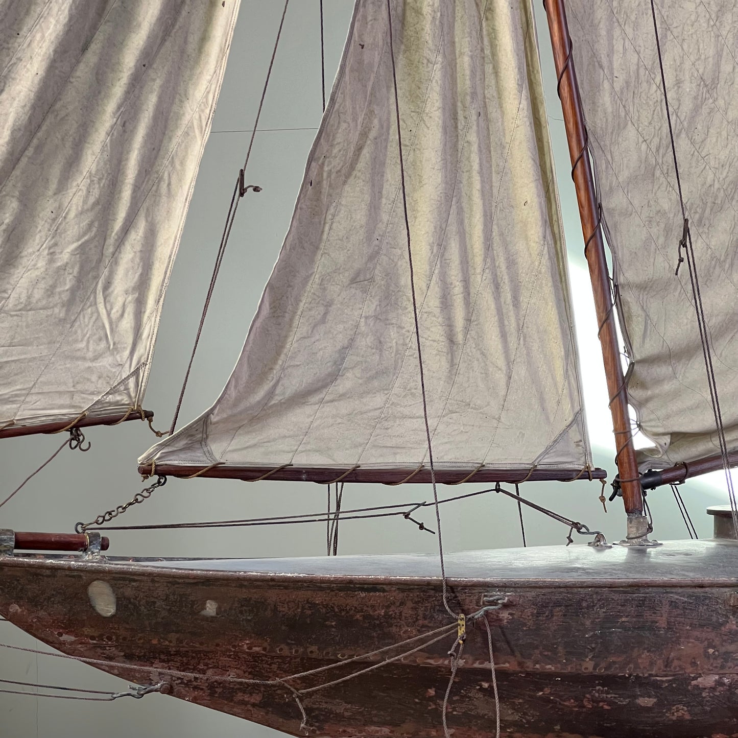 Exceptional Scale “Golden Jubilee 1887” Racing Pond Yacht, formerly property of Queen Victoria