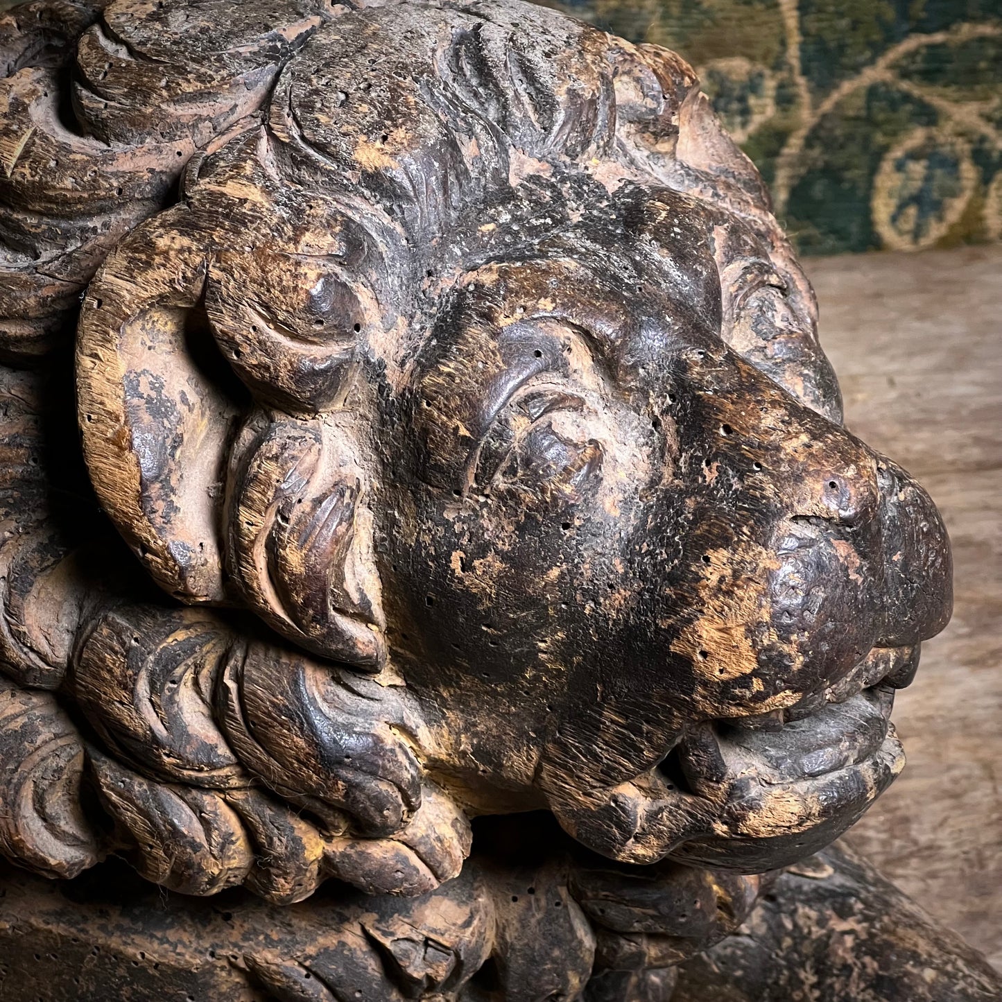 Italian Baroque Carved Walnut Lion Furniture Bearers, 17th century (c. 1650–1700)