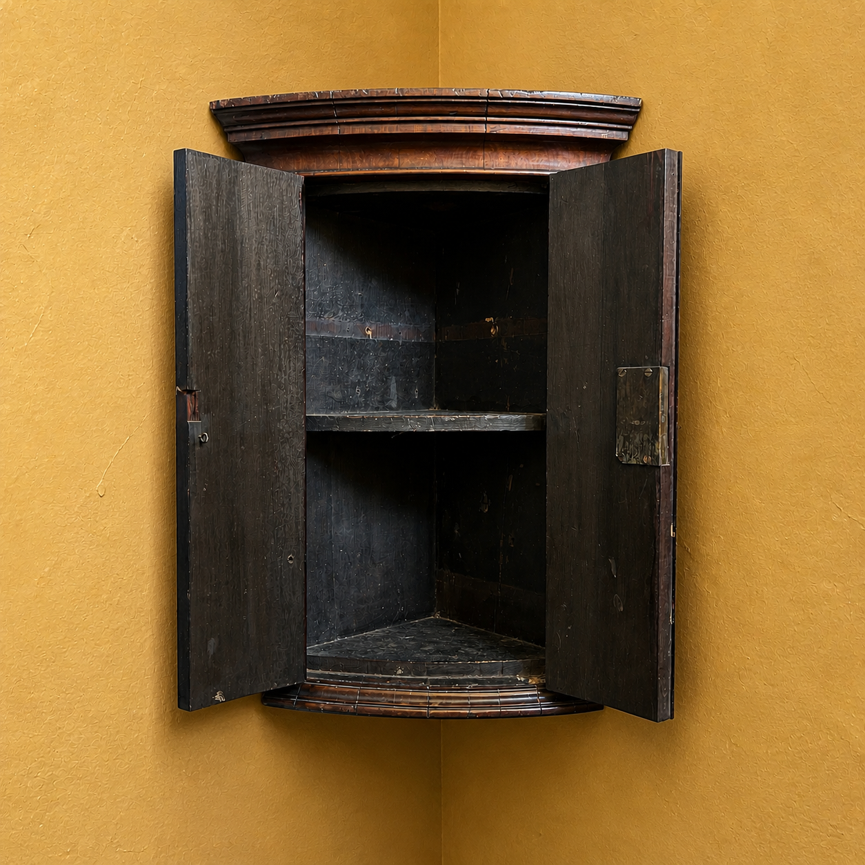 English George III Bow-Fronted Mahogany Corner Cupboard with Geometric Inlay, c.1770