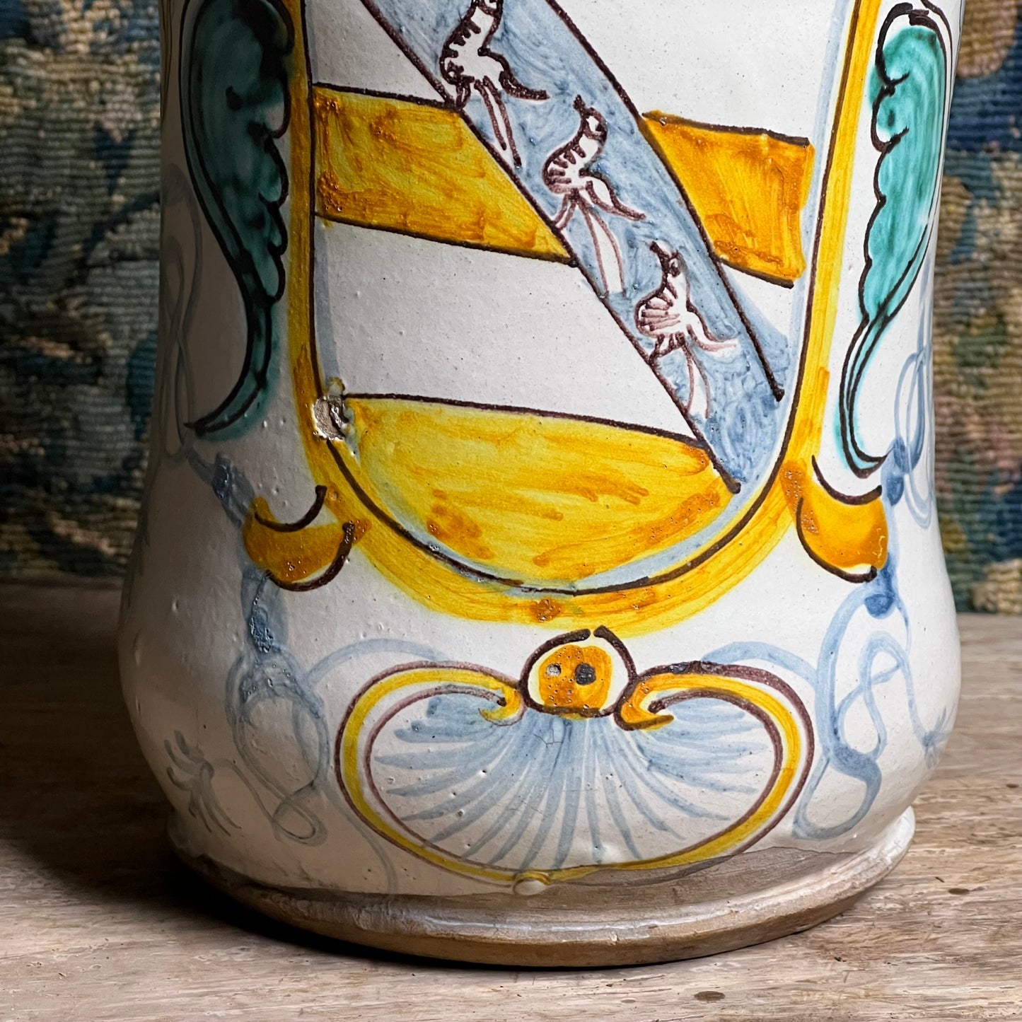 Large Italian Maiolica Albarello, Montelupo (Tuscany), late 17th / early 18th century c. 1690–1720