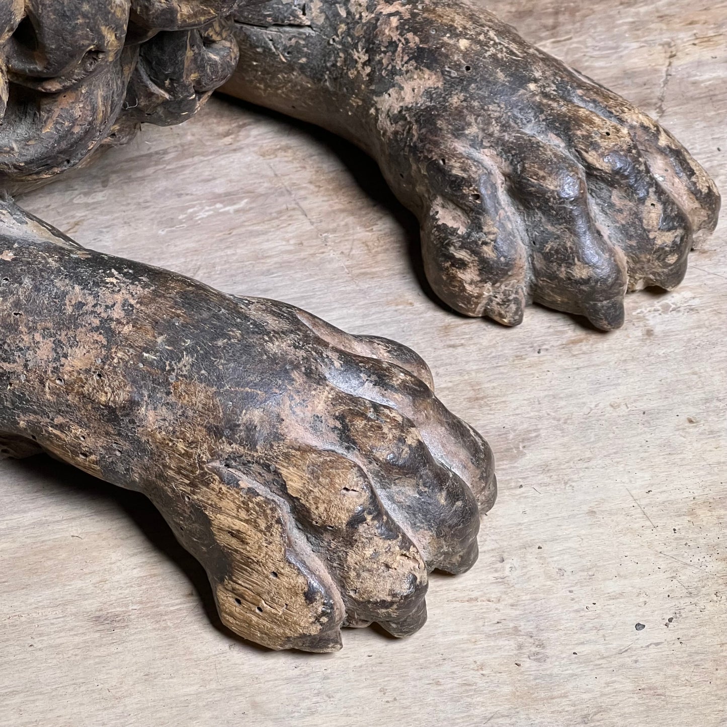 Italian Baroque Carved Walnut Lion Furniture Bearers, 17th century (c. 1650–1700)