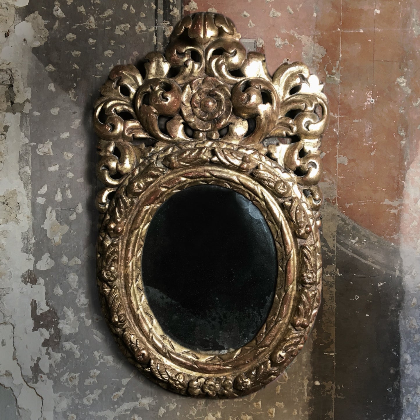 Italian Baroque Giltwood Wall Mirror, late 17th / early 18th century (circa 1690–1720)