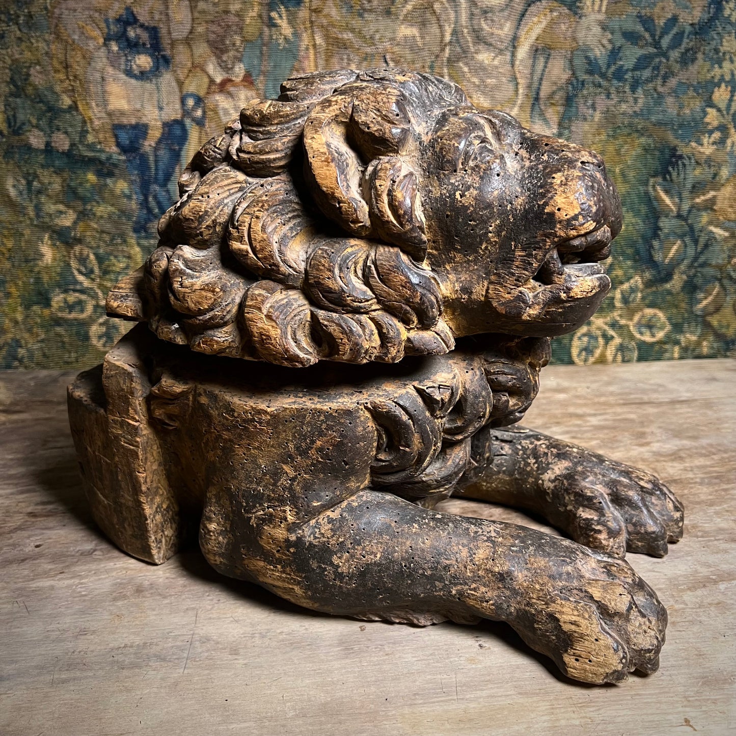 Italian Baroque Carved Walnut Lion Furniture Bearers, 17th century (c. 1650–1700)
