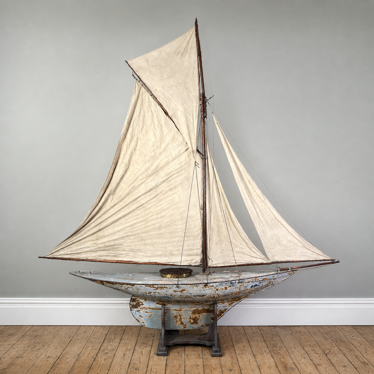 Exceptional Scale “Coronation 1838” Racing Pond Yacht, formerly property of Queen Victoria