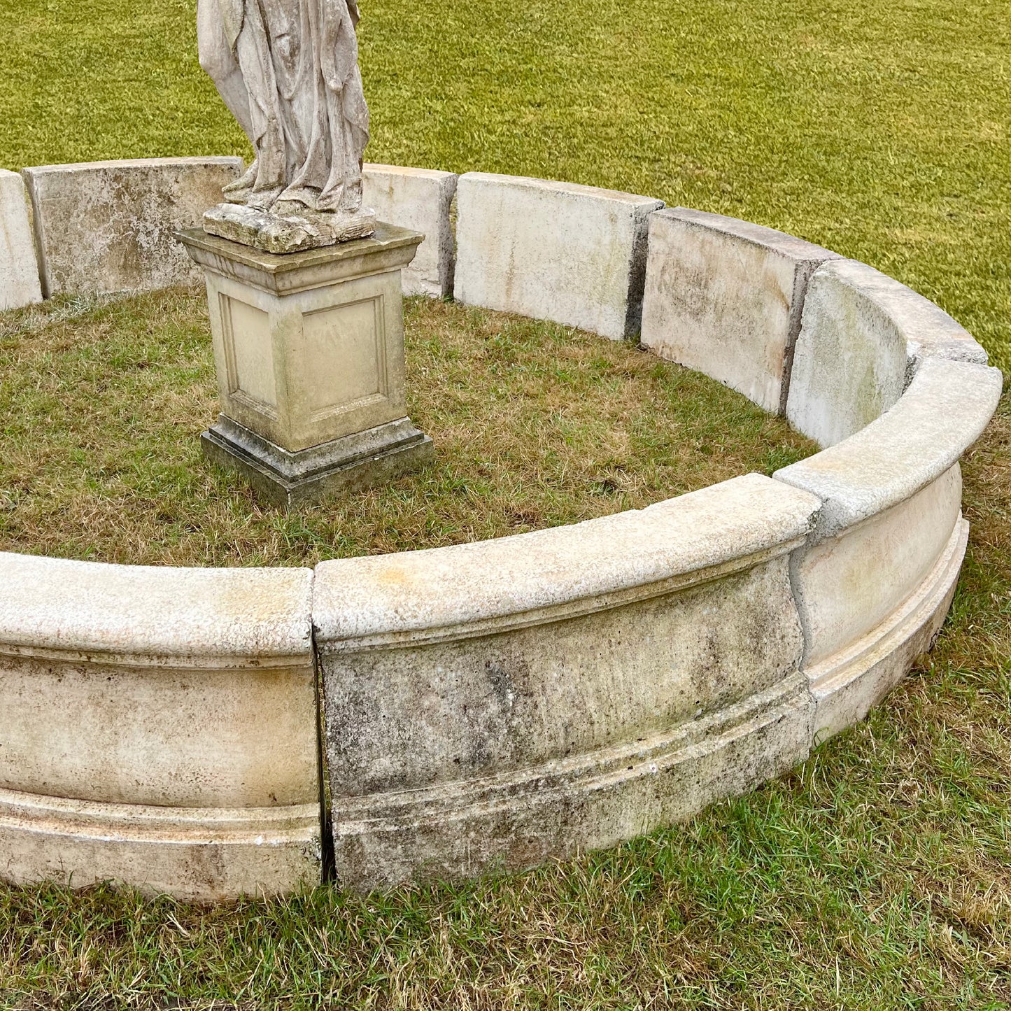 Large Scale Classical Formed Pool Surround