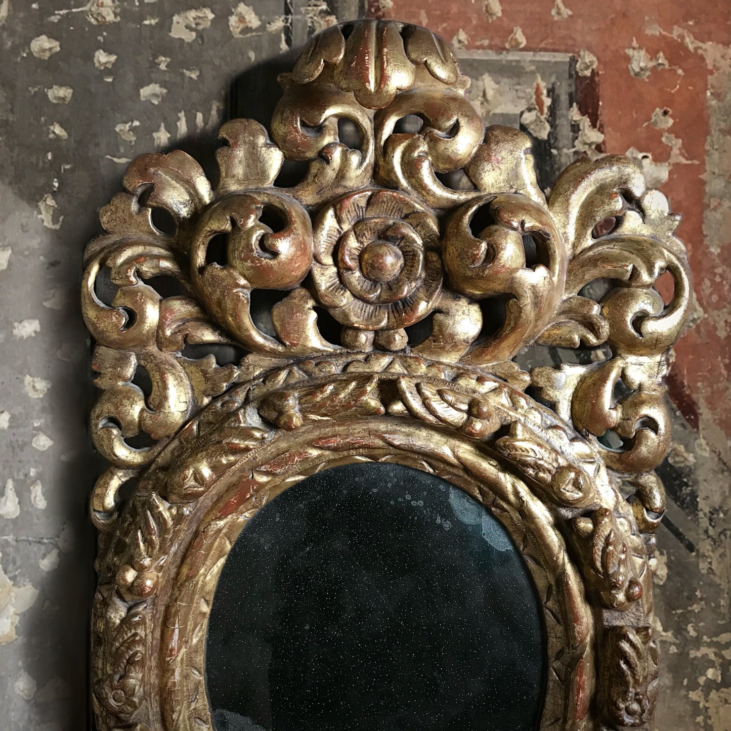 Italian Baroque Giltwood Wall Mirror, late 17th / early 18th century (circa 1690–1720)