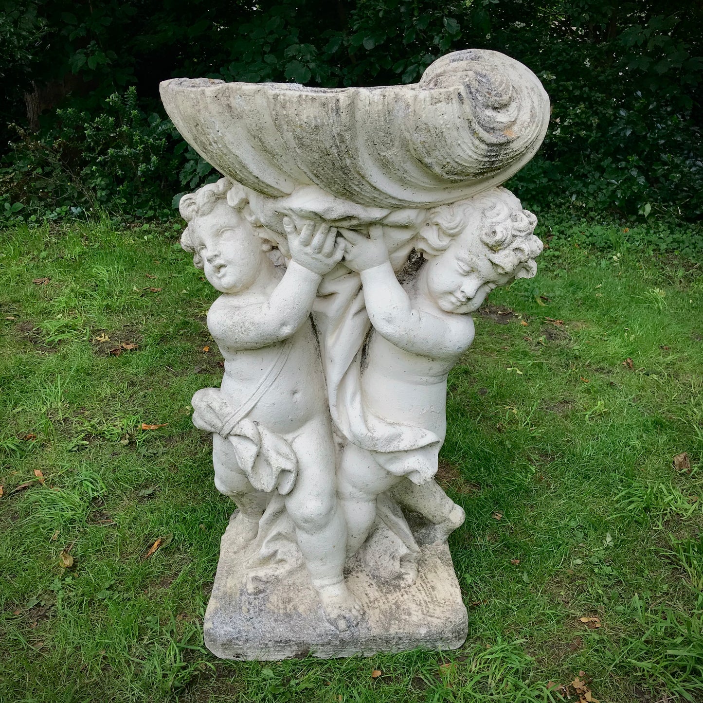 French Amorini With Shell Fountain