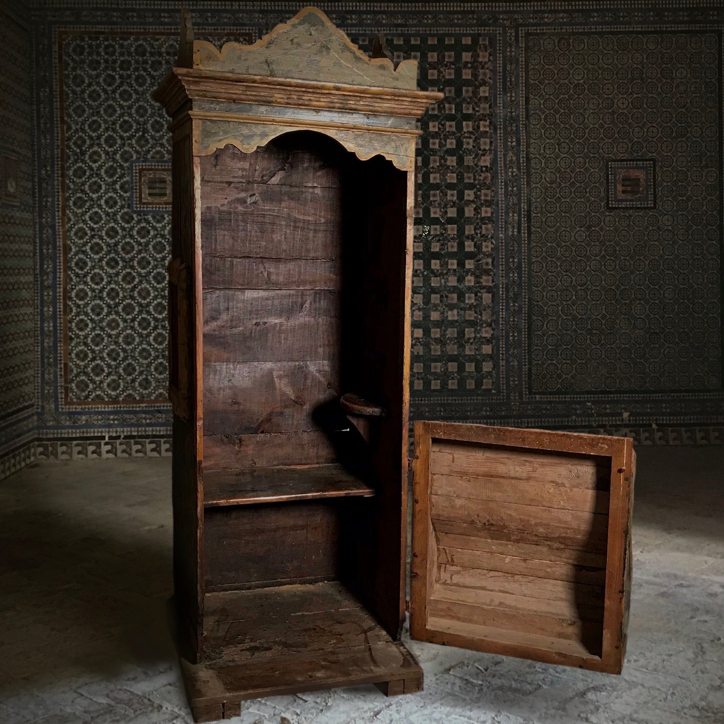 Northern Italian Provincial Confessional Box c.1780