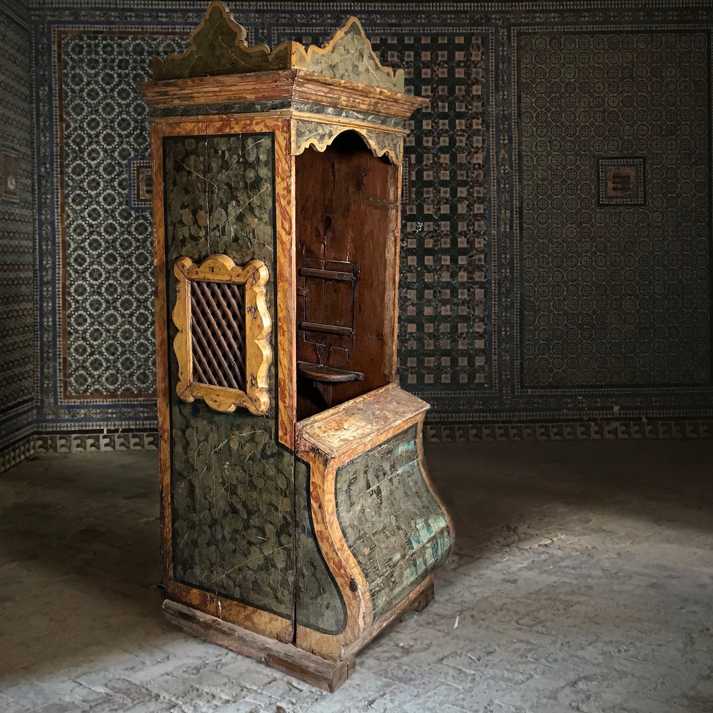 Northern Italian Provincial Confessional Box c.1780