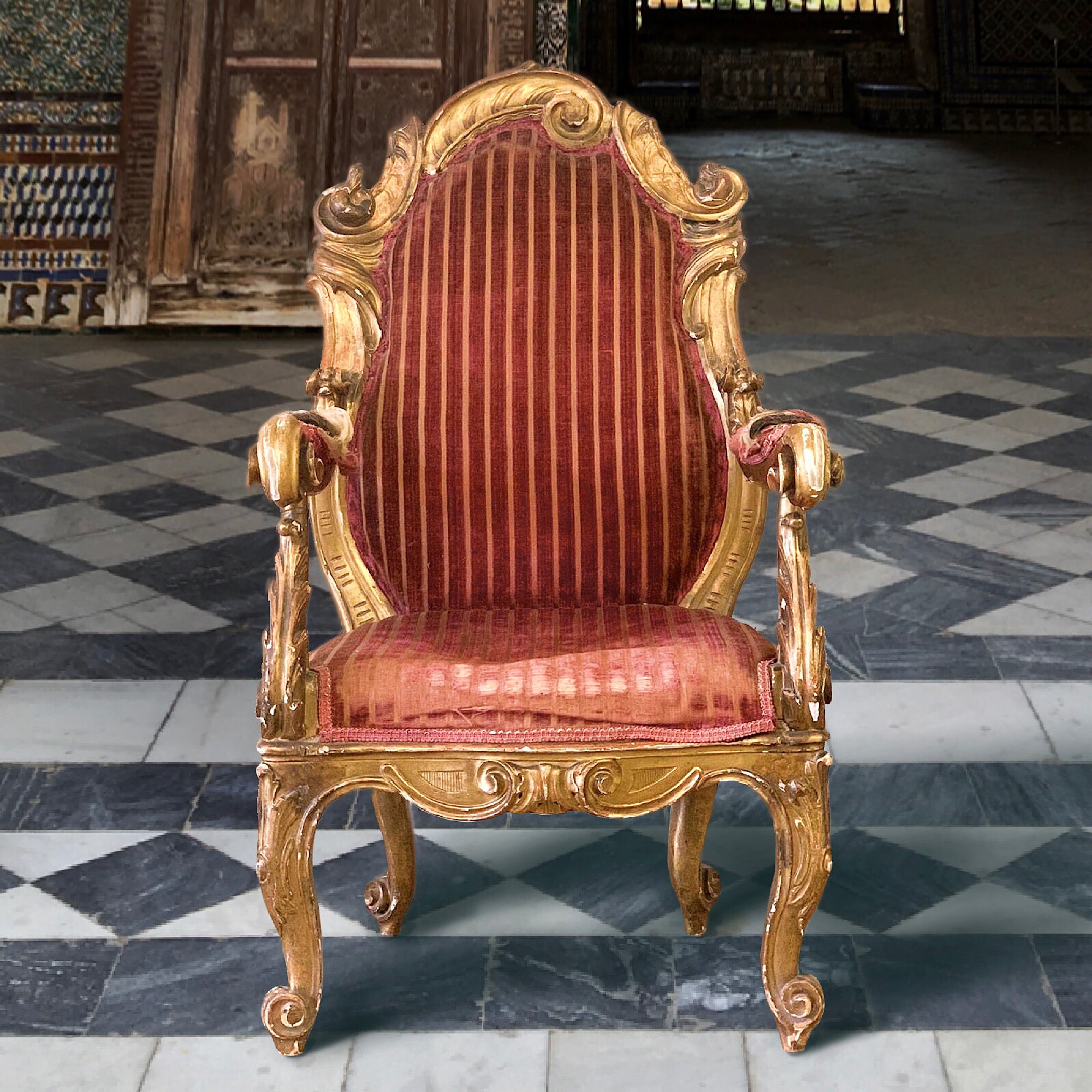 Antique style online armchair