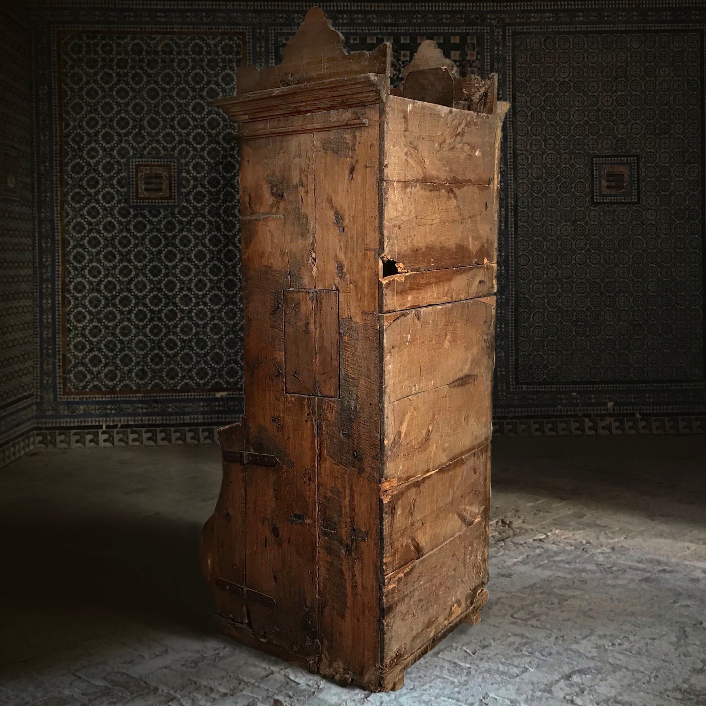 Northern Italian Provincial Confessional Box c.1780