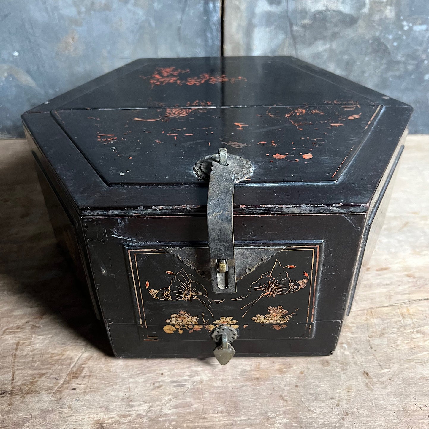 Hexagonal Chinese Export Jewellery Box Late 19th Century