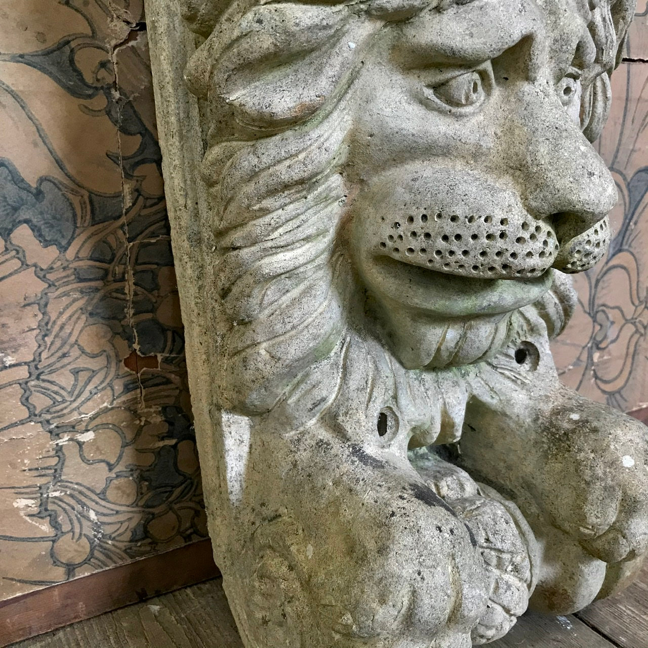 Doulton Terracotta Lion Corbel c.1890